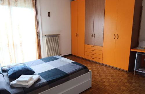 Three Rooms With Whirlpool Bath - Photo 17