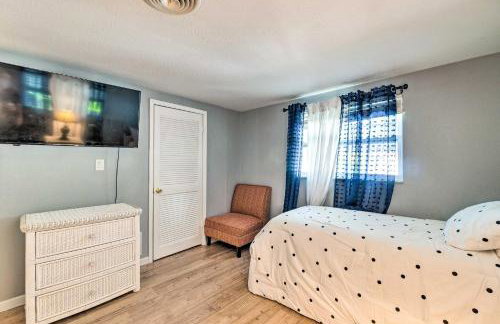 Peaceful Venice Villa w/ Patio - 2 Miles to Beach! - Foto 17