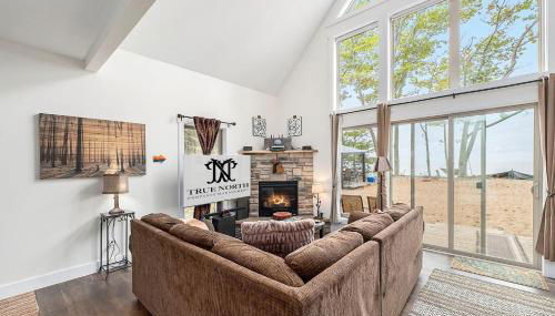 Beautiful Overlooking Shoreline 2BDR Chalet 2892 - Foto 4