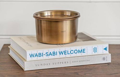 NEW! The Adaline Room #9 - Updated Hyde Park Penthouse, Steps to Bayshore - Foto 9