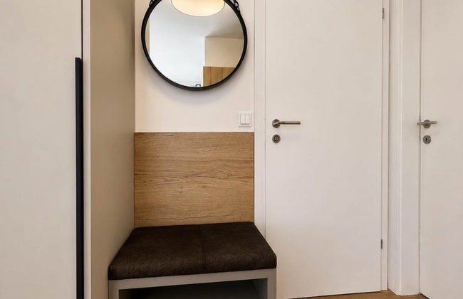Modern Apartment With Garden and Mountain Views - Photo 28