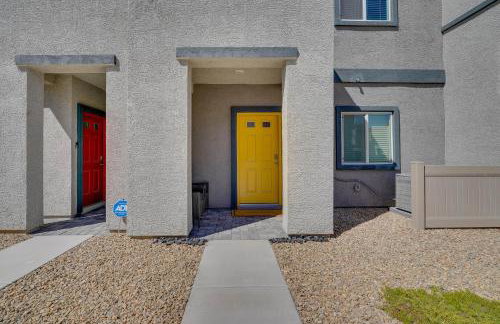 Inviting Henderson Townhome with Community Pool! - Foto 26