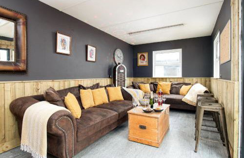 The Pine Lodge with Hot Tub and Games Room - Foto 7