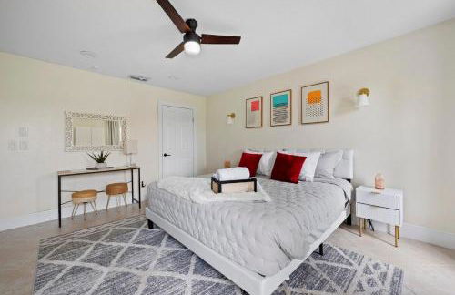 Chic 4BR Home Hot Tub Game Room - Foto 18