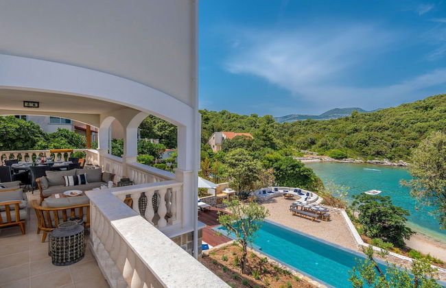 Beachfront Villa Feodora Grande - Foto 77