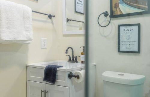 Houston Hideaway with King Bed, Games, Prime Location - Foto 12