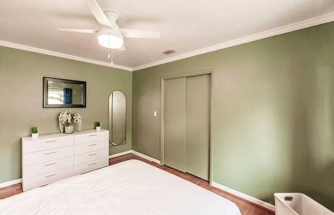 Uhost AI Quaint 1BR w Patio Kitchenette - Photo 9