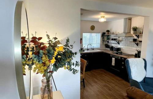 Charming Terrace Home, Nantwich -Near train station & Town - Foto 11