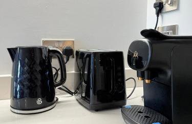 West London Residences - Private Terrace - Opposite Piccadilly Line 20min SOHO Oxford Street - Photo 26