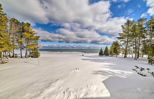 Spacious Lakefront Home with Sunroom and Bar! - Photo 41