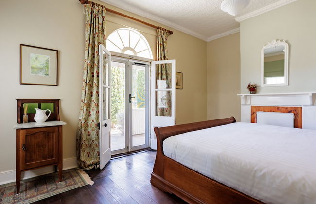 Wollaston House by the BnB Collection - Photo 2