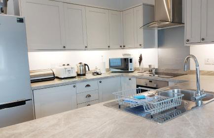 Meadow View Apartments are 2 and 3 bedroomed with private parking - Foto 100