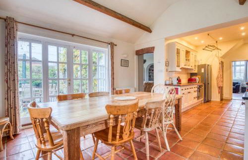 Beautiful Country House with Forest View & Garden - Foto 23