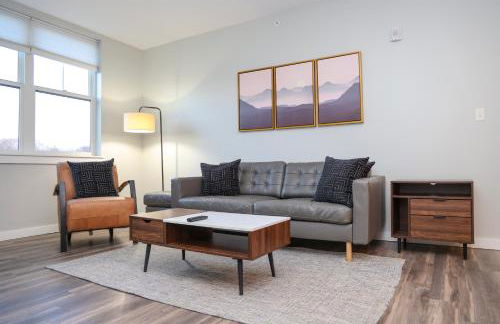 Luxury apartment with gym, steps from commuter rail #4011 - Foto 1