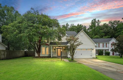 Low Country Gem with Heated Pool Games and Hot Tub - Photo 32