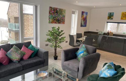 Exquisite & Contemporary 2 Bed Apartment w Parking 10 mins walk to Papworth, Addenbrookes hospitals & Bio Medical Campus - Foto 5