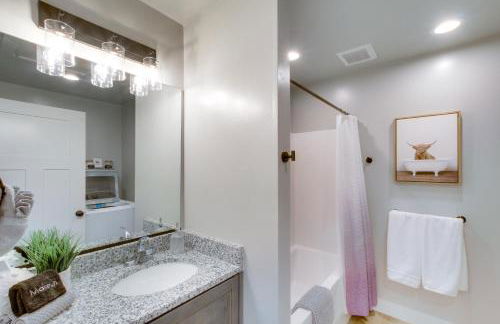 Garden City Townhome, Close to Parks and Downtown! - Photo 17