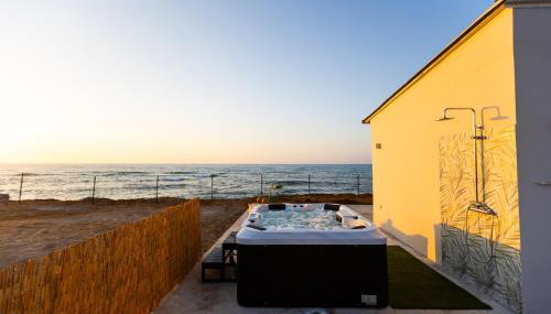 Savina Seafront Home - Photo 2