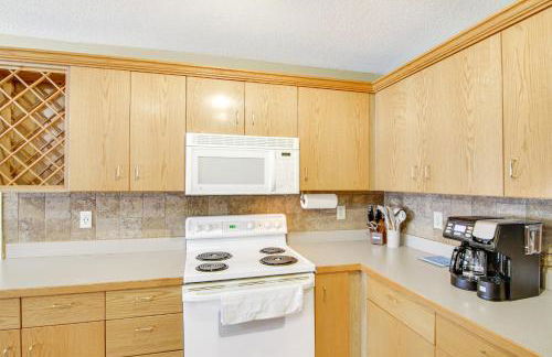 First-Floor Big Sky Condo with Hot Tub! - Foto 10