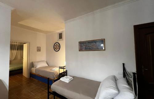 Spacious Apartments 6 Guests - 5 min Airport Ciampino - Train to Rome- LA MAISON - Foto 9