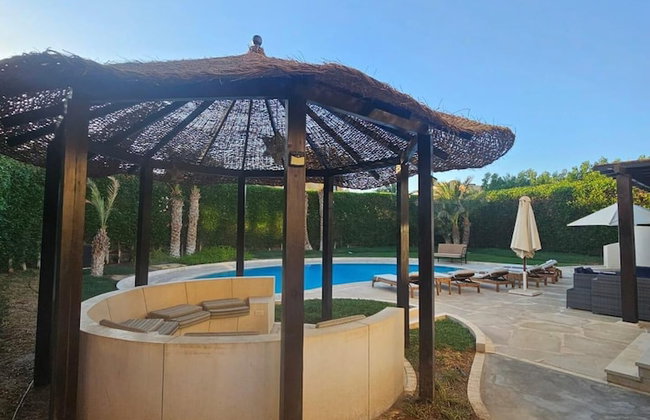 Villa Sleeps 6 With Heated Pool & Garden - Foto 18