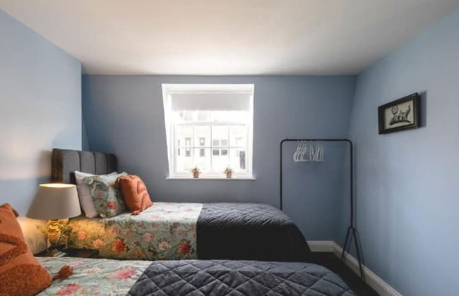 Designer Retreat 5 Location Balcony Parking - Photo 22