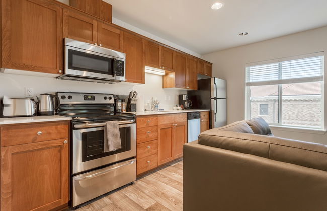 Domicile Suites at Elliott Bayview - Photo 16