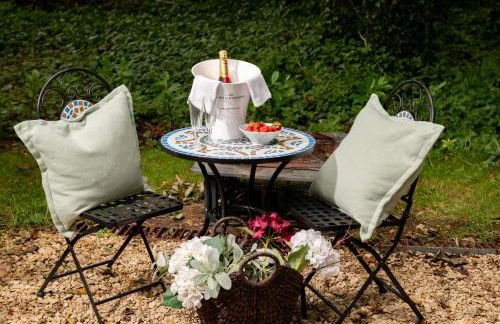 Honeycomb Treehouse in the Heart of Dorset - Photo 13