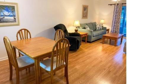 D2 Bishop on the Green 2 BR 2 BA Condo Colonial Charters Golf Course - Foto 3