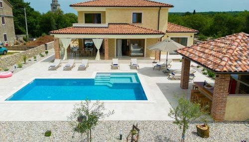 Beautiful Villa Vita Maris with heated pool - Foto 2, sunbed