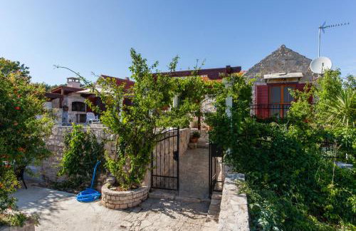 Countryside Family Villa with Private Pool - Photo 31