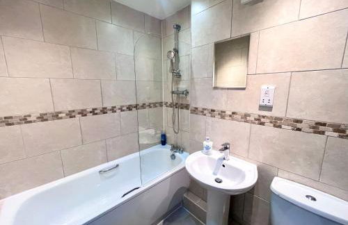 Stylish Central Stay! Park and Walk Anywhere - Foto 8