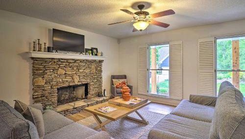1 Mi to Downtown Highlands Cottage with Sunroom - Foto 3