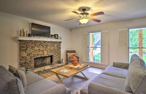 1 Mi to Downtown Highlands Cottage with Sunroom - Foto 3