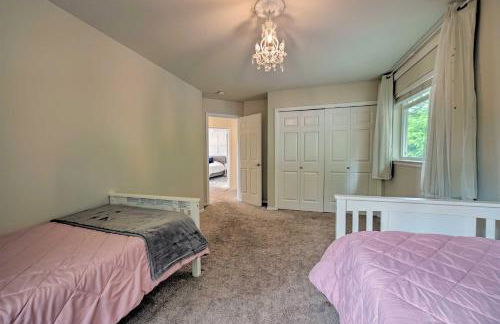 Spacious Lake Stevens Home with Fire Pit, Patio - Foto 21