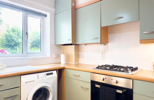 Last-Minute Specials l Modern 2 Double Bed Apartment for 5 Guests l Hofin Stays Short Lets & Serviced Accommodation - Foto 9