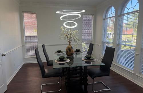 Luxury Lakefront 4BR - Corporate & Extended Stay Friendly - Foto 19