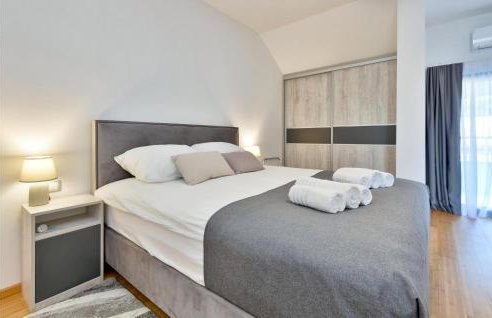 5 Bedroom Cozy Home In Desni Stefanki - Foto 32