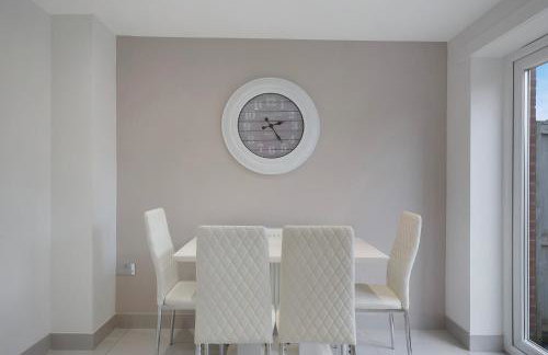 New! Spacious Retreat for 10 Perfect for Families! - Photo 7