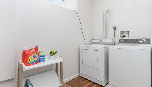 Amazing Downtown Views - 3 Minutes to Downtown! - Foto 2