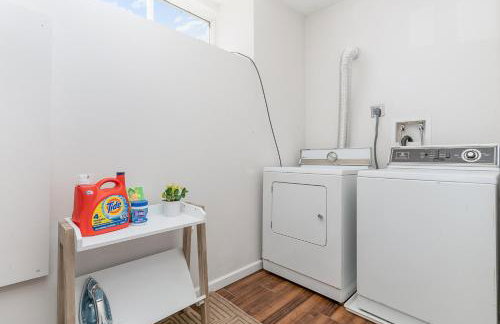 Amazing Downtown Views - 3 Minutes to Downtown! - Foto 2