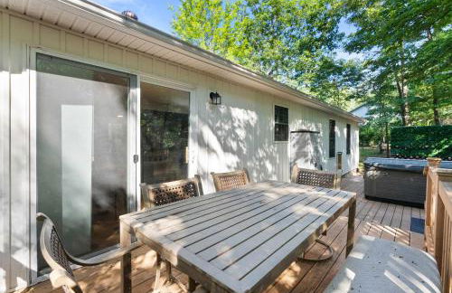 Cozy Retreat w Hot Tub Firepit & Grill near Bryce - Foto 43