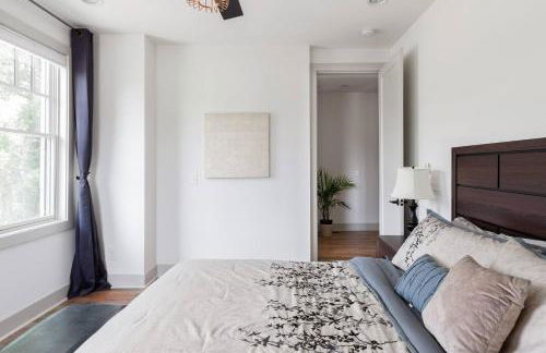 Brand New Luxury Home near Downtown - Foto 36