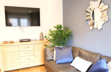 Spacious 4 Bedroom Home with Garden in Bedford - Foto 24