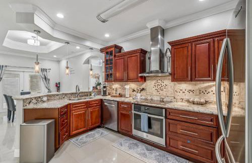 3br,3ba home near Downtown and Airport, Walk to the Stadium - Foto 16