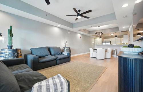 New 2 Bed 2 Bath Condo with Pool at BMS - Foto 5