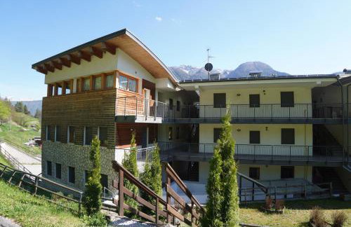 Dolomites Mountain Residence - Cozy Alpine Chalets with Private Parking - Foto 42