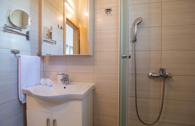 Sunny Apartments - Photo 54