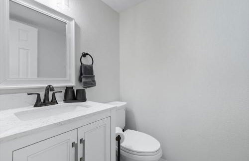 5BD Modern Farmhouse Retreat Sleeps 12 - Photo 43