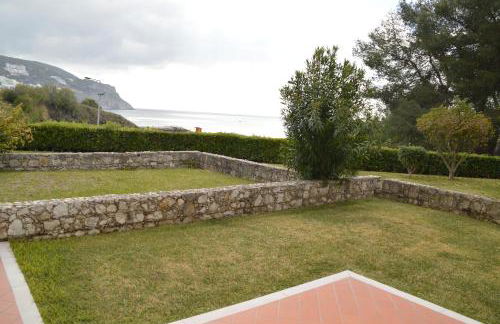 Amazing Beach & Pool Apartment with Garden - Foto 32